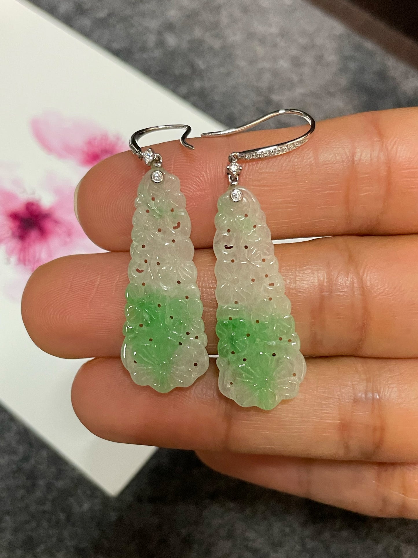 Green Jadeite Carved Earrings (NJE164)