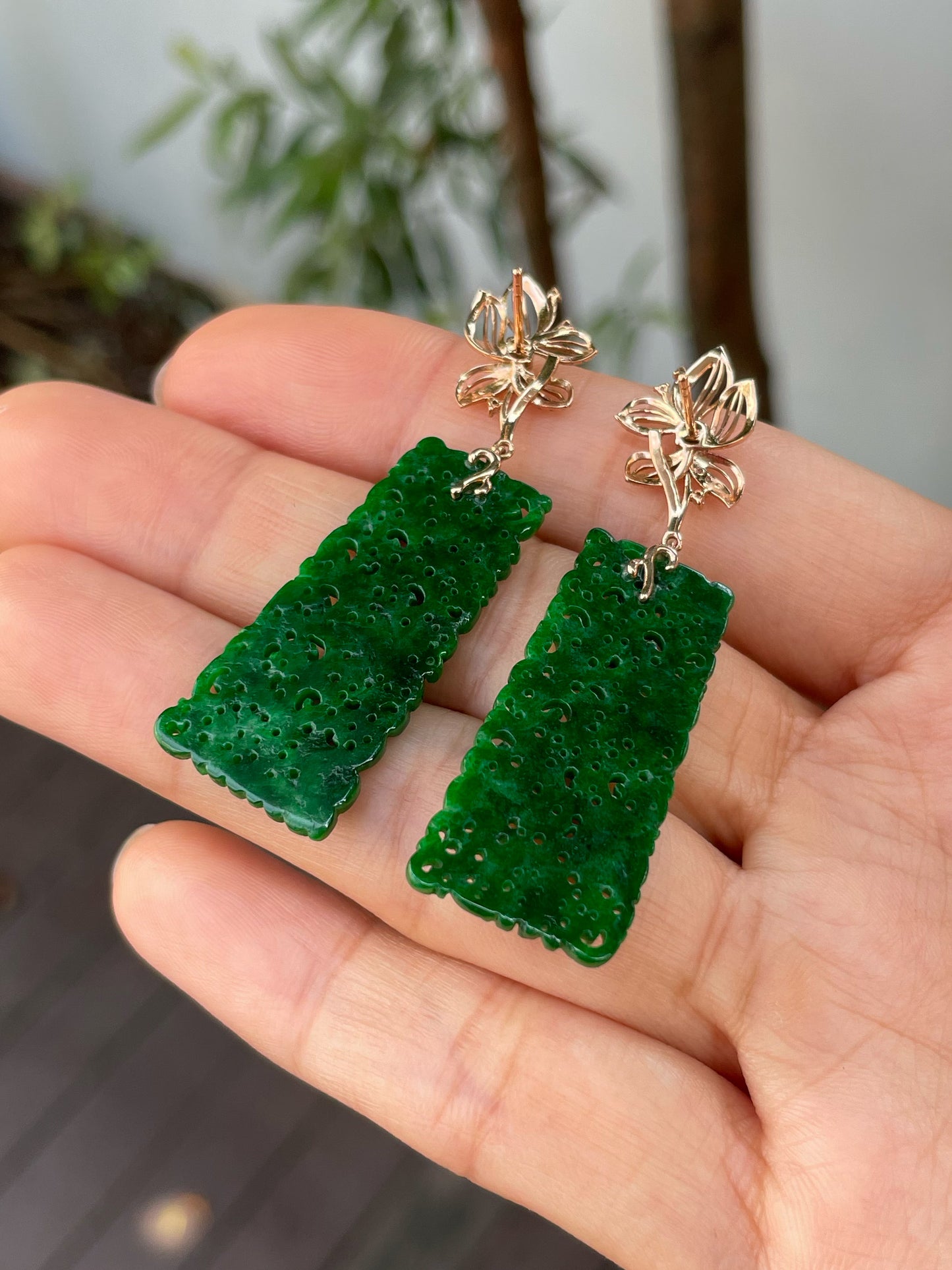 Green Jadeite Carved Earrings (NJE178)