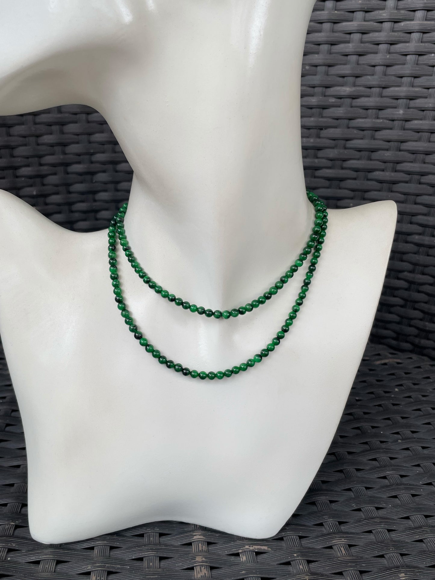 Green Jade Beads Necklace (NJN052)