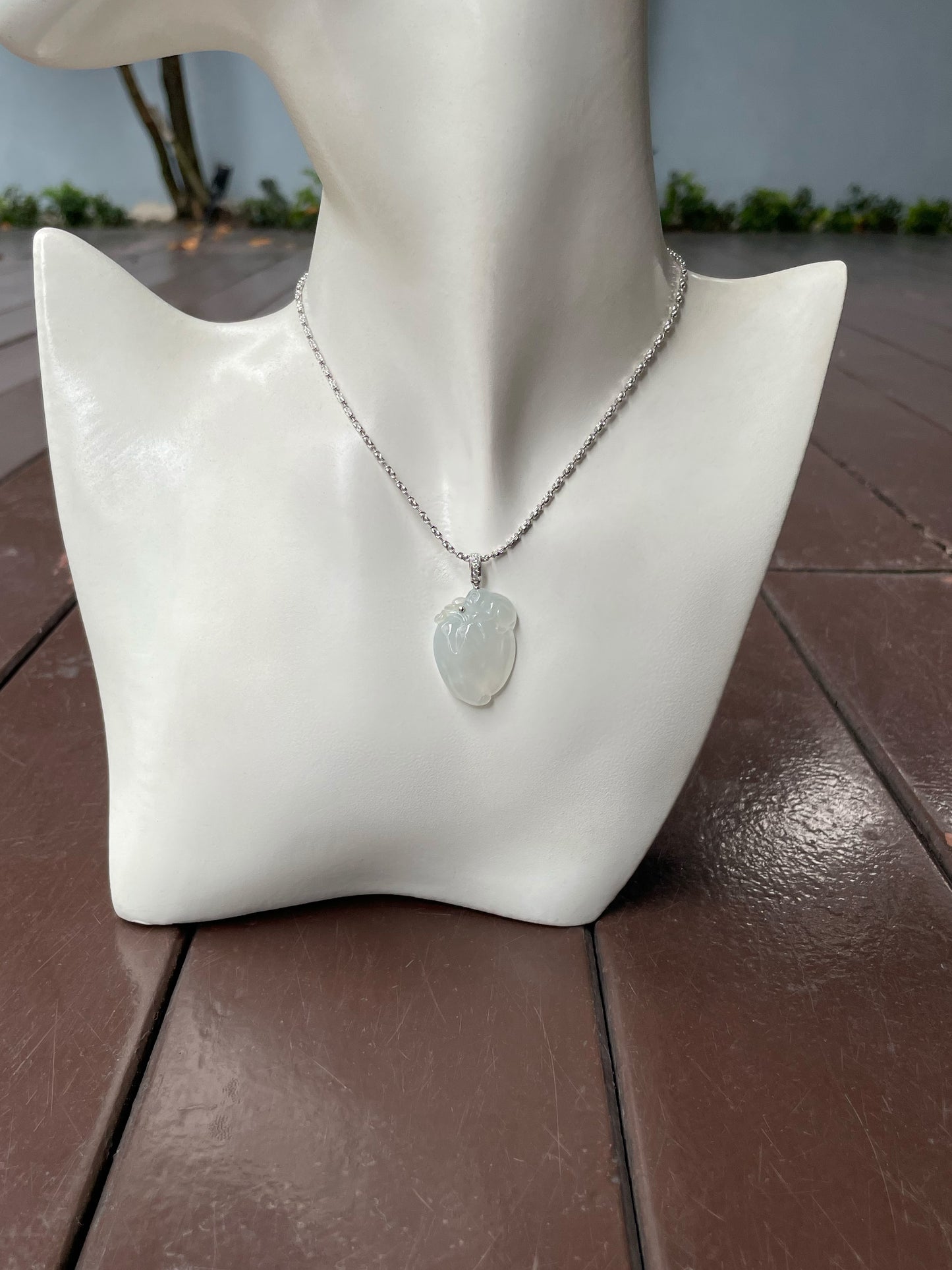 Icy Jade Pendant - 瑞猴献桃 (NJP101)