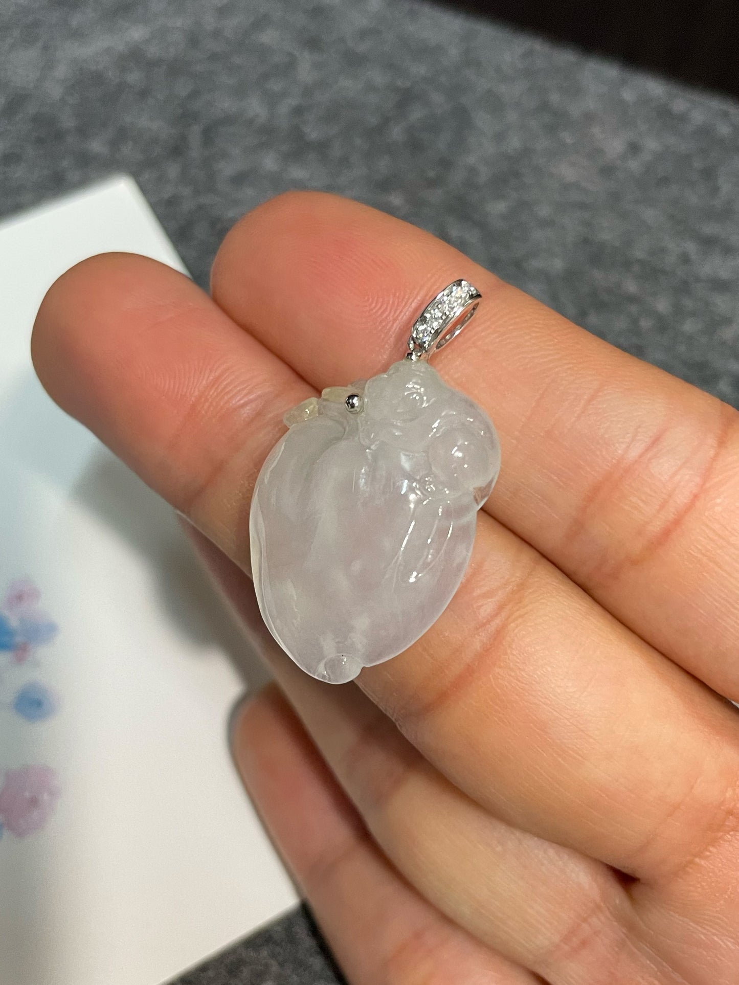 Icy Jade Pendant - 瑞猴献桃 (NJP101)