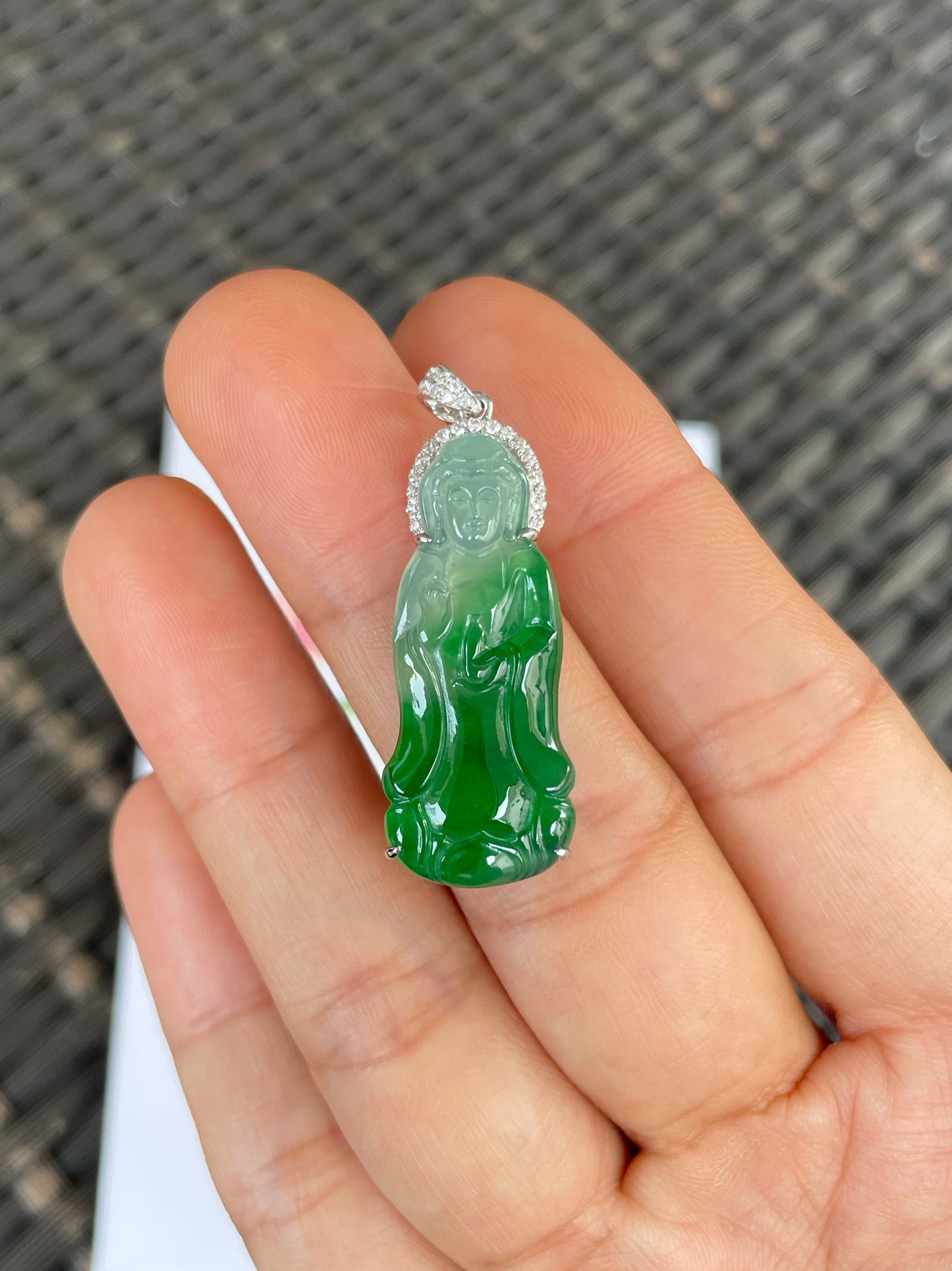 Green Jadeite Pendant -  Goddess Of Mercy (NJP182)