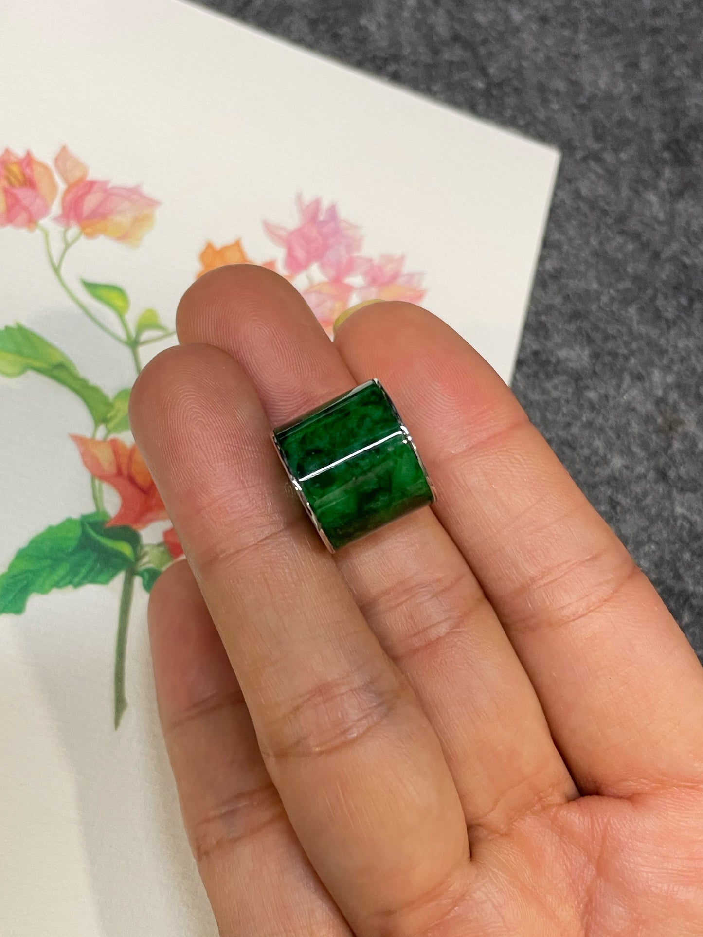 Green Jade Barrel Pendant - Lu Lu Tong 路路通 (NJP188)