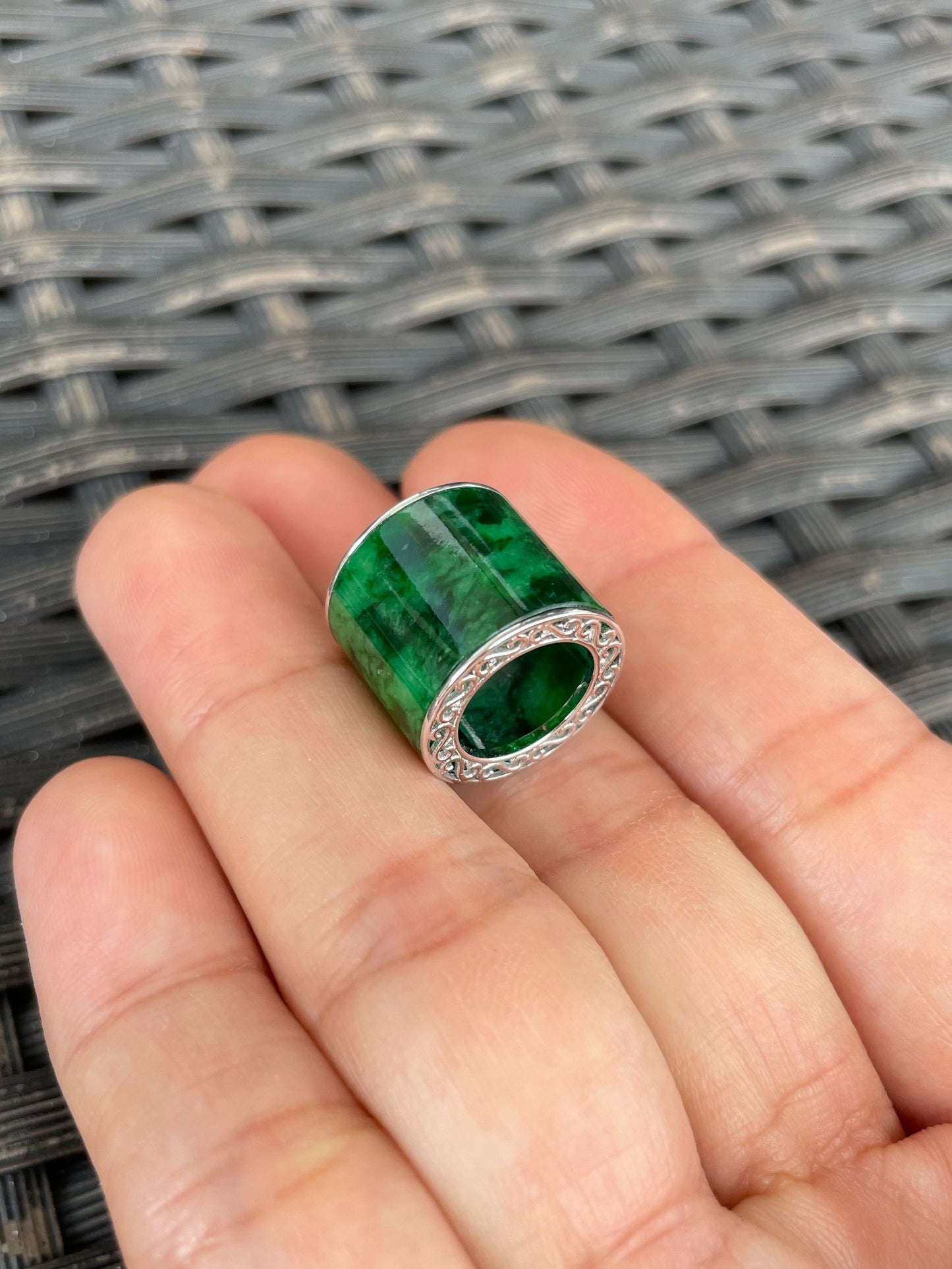 Green Jade Barrel Pendant - Lu Lu Tong 路路通 (NJP188)