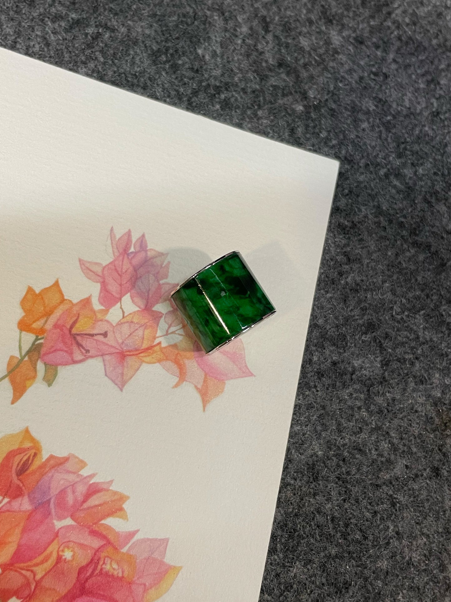 Green Jade Barrel Pendant - Lu Lu Tong 路路通 (NJP188)