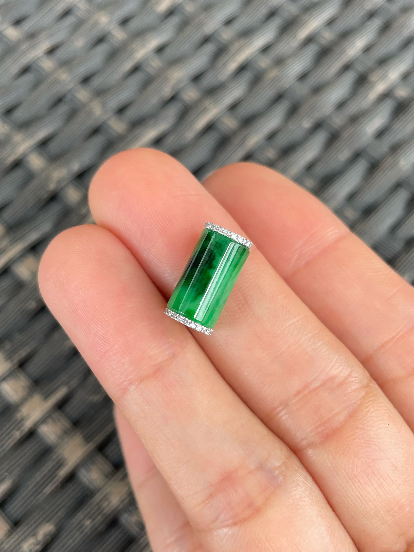 Green Jade Barrel Pendant - Lu Lu Tong 路路通 (NJP191)