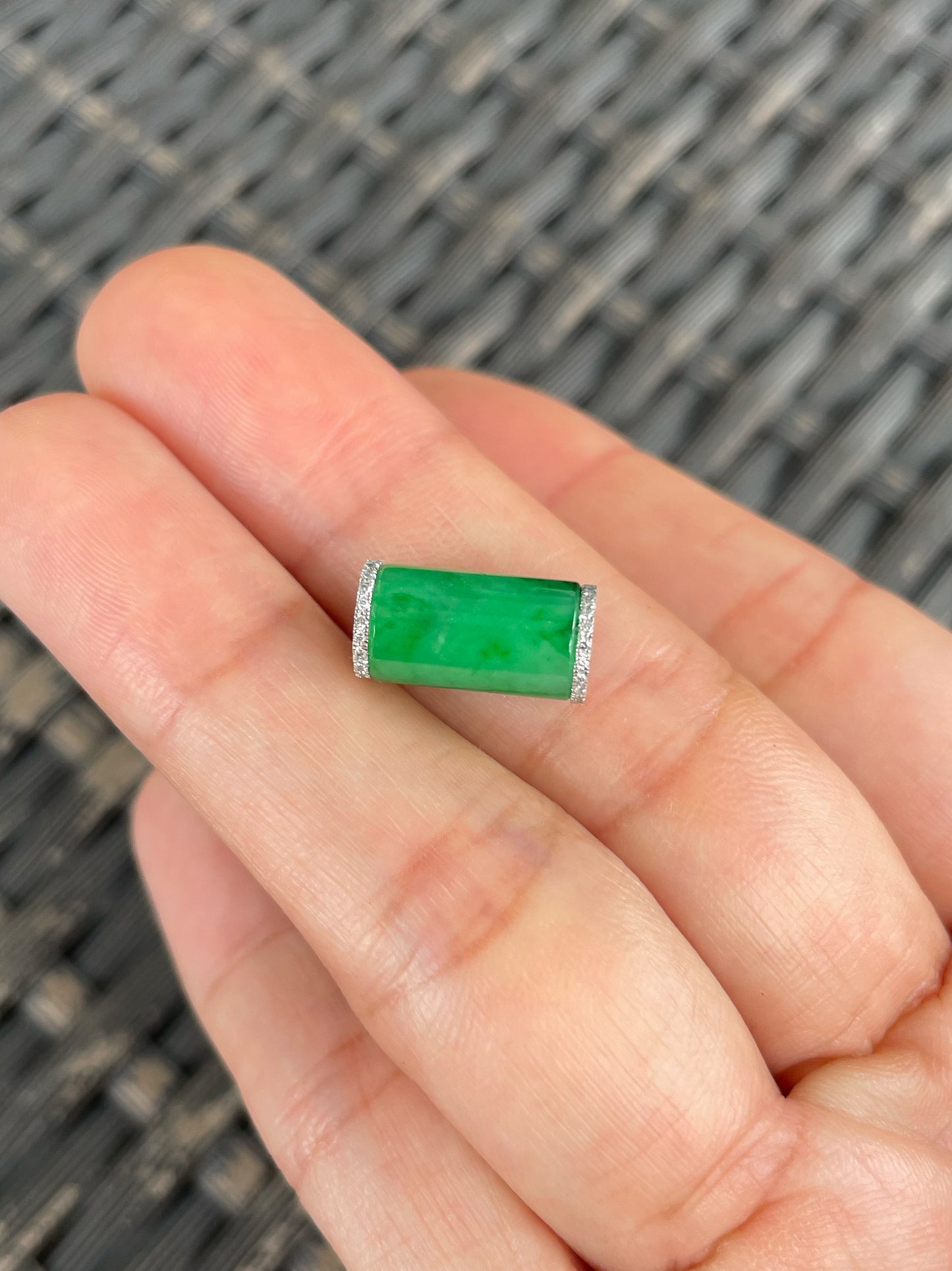 Green Jade Barrel Pendant - Lu Lu Tong 路路通 (NJP191)