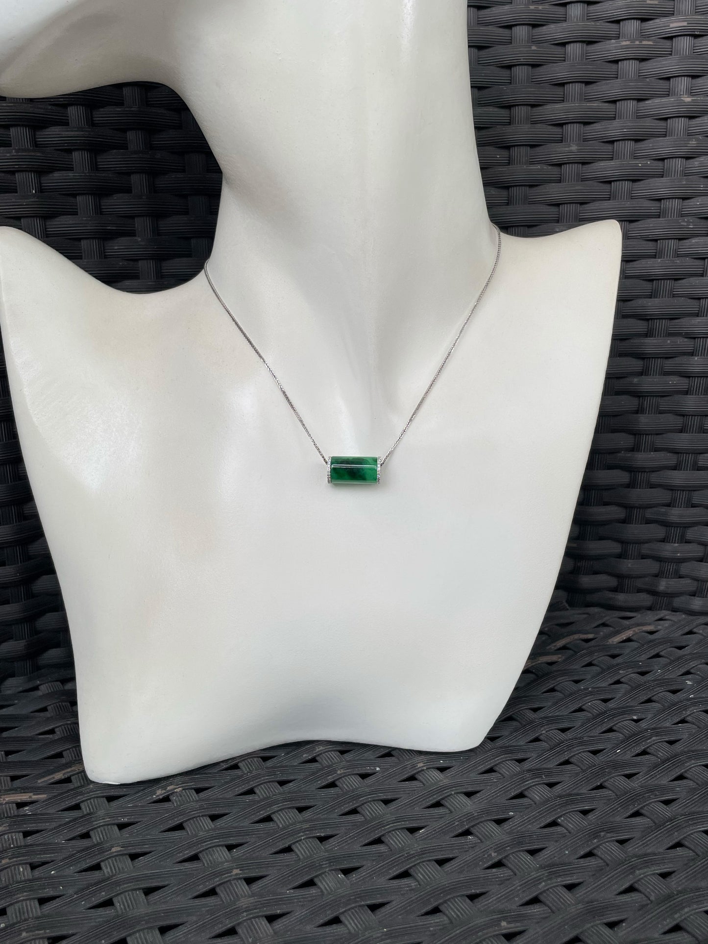 Green Jade Barrel Pendant - Lu Lu Tong 路路通 (NJP191)