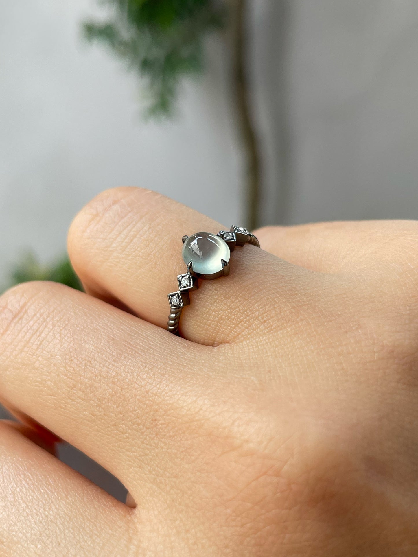 Glassy Jade Cabochon Ring (NJR191)