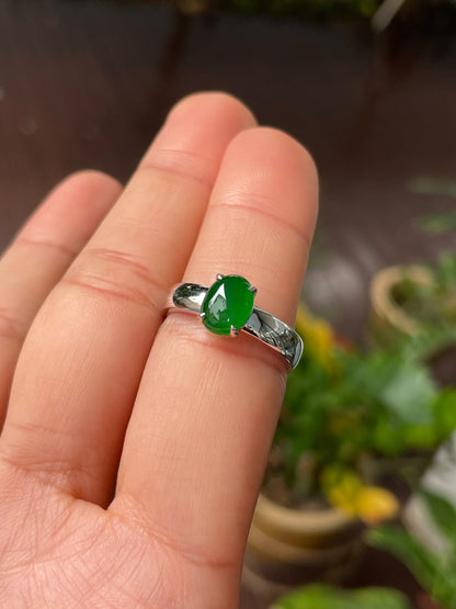 Green Jadeite Cabochon Ring (NJR282)