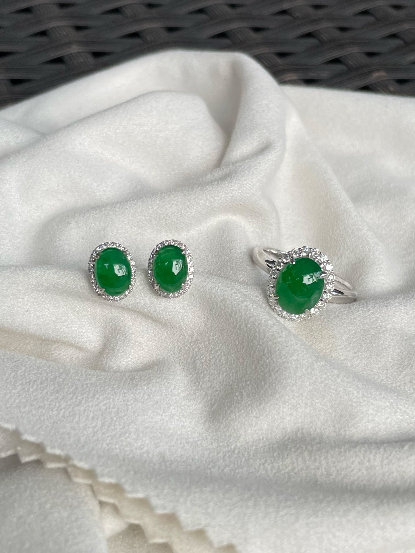 Green Jadeite Cabochons Set - Ring & Earrings (NJS013)