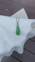 Load and play video in Gallery viewer, Green Jadeite Pendant (NJP003)
