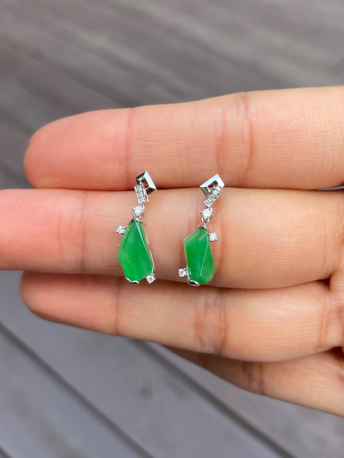 Green Jade Dangling Earrings (NJE062)