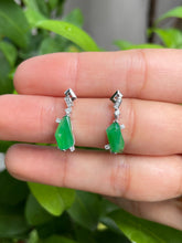 Load image into Gallery viewer, Green Jade Dangling Earrings (NJE062)
