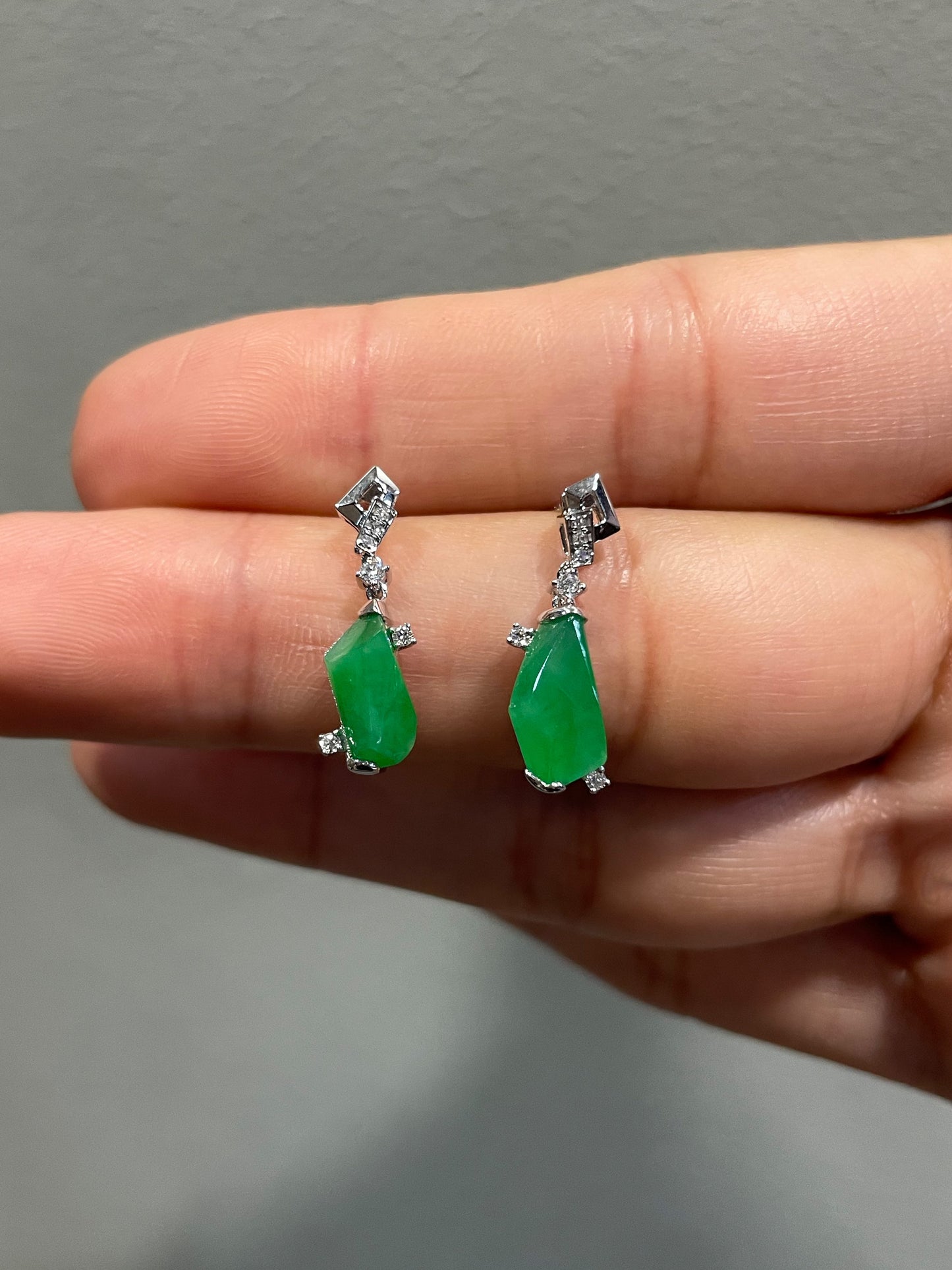 Green Jade Dangling Earrings (NJE062)