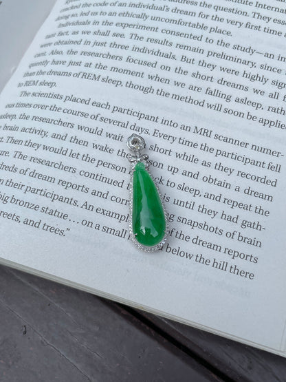 Green Jadeite Pendant (NJP003)