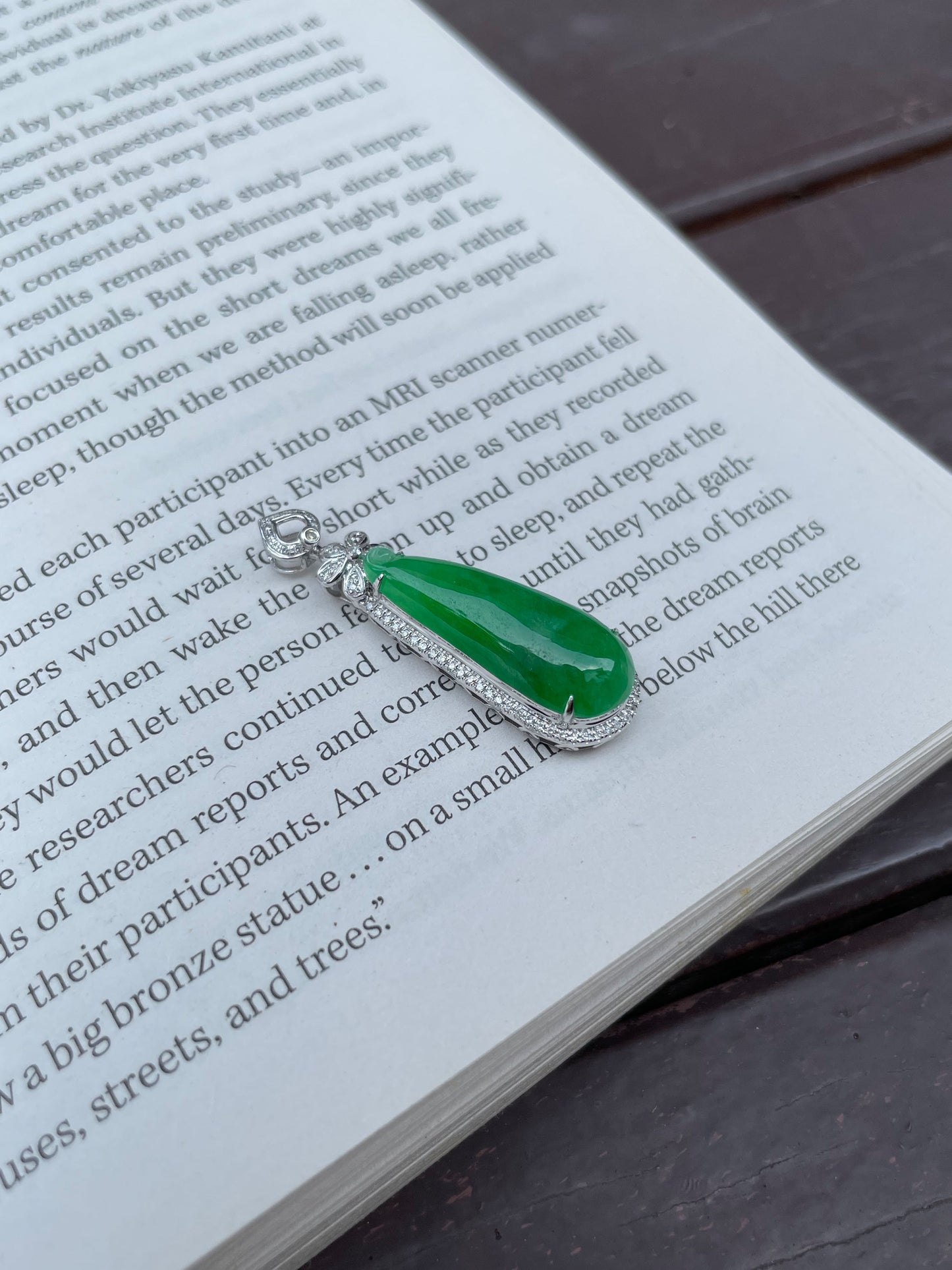 Green Jadeite Pendant (NJP003)