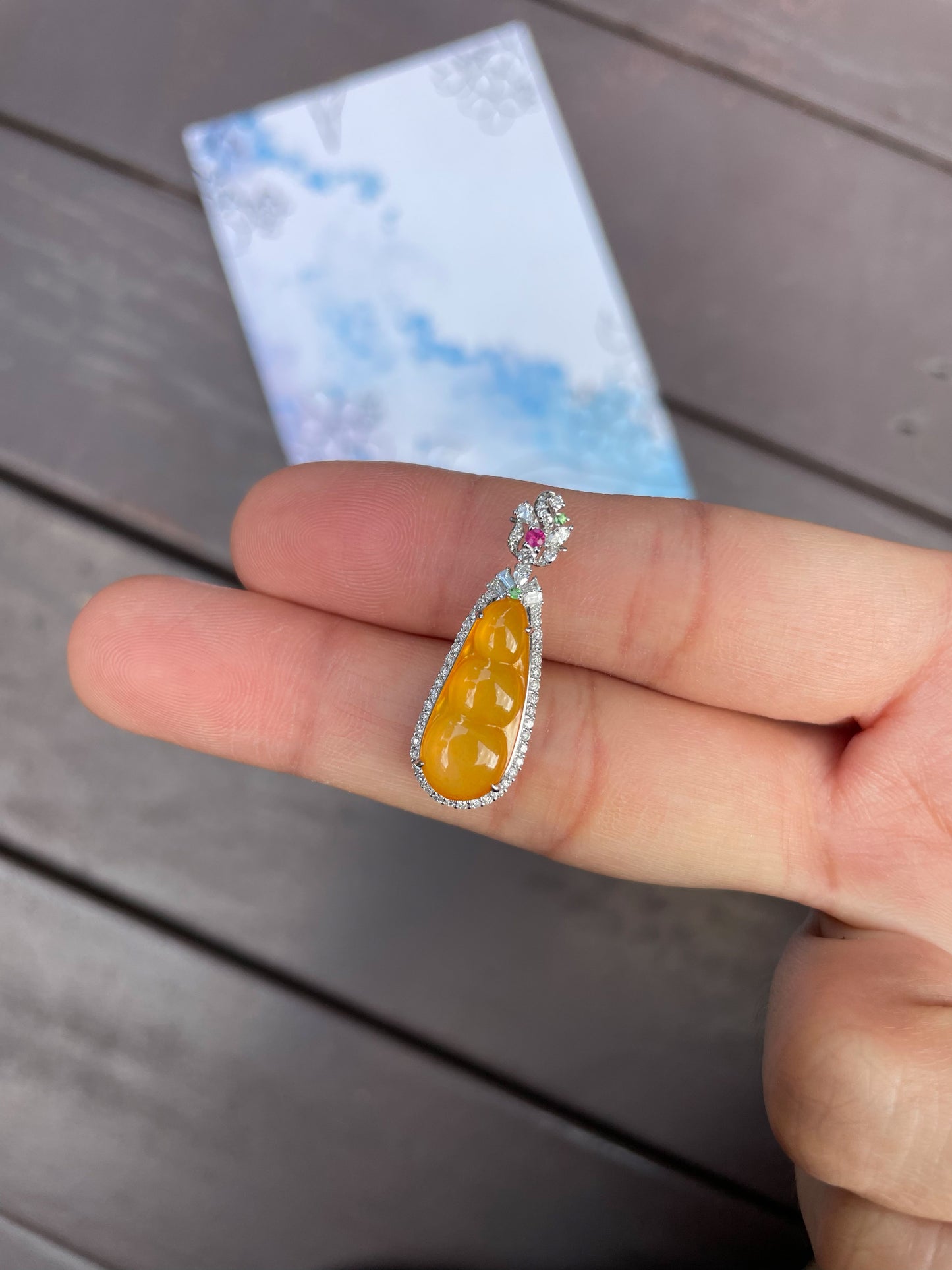 Orangy Yellow Jade Pendant -  Pea Pod Carving (NJP018)