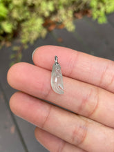 Load image into Gallery viewer, Icy Jade Pendant - Crab Claw (NJP033)
