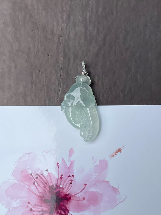 Icy Jade Pendant - Crab Claw (NJP041)