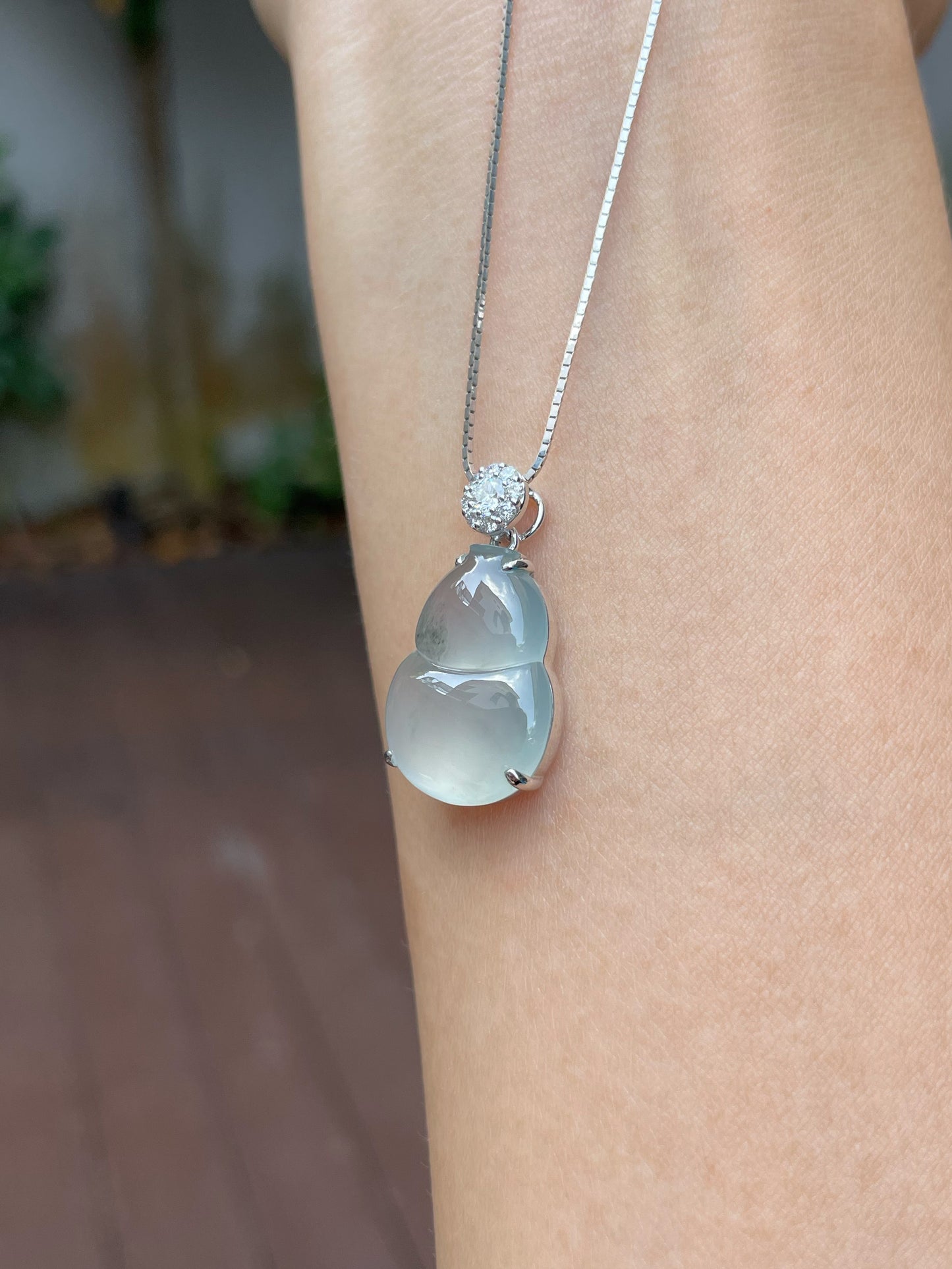 Icy Jadeite Pendant - Hu Lu (NJP053)