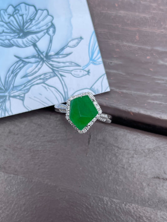 Green Jadeite Ring (NJR022)