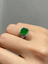 Load image into Gallery viewer, Green Jade Ring - Irregular Cutting (NJR031)
