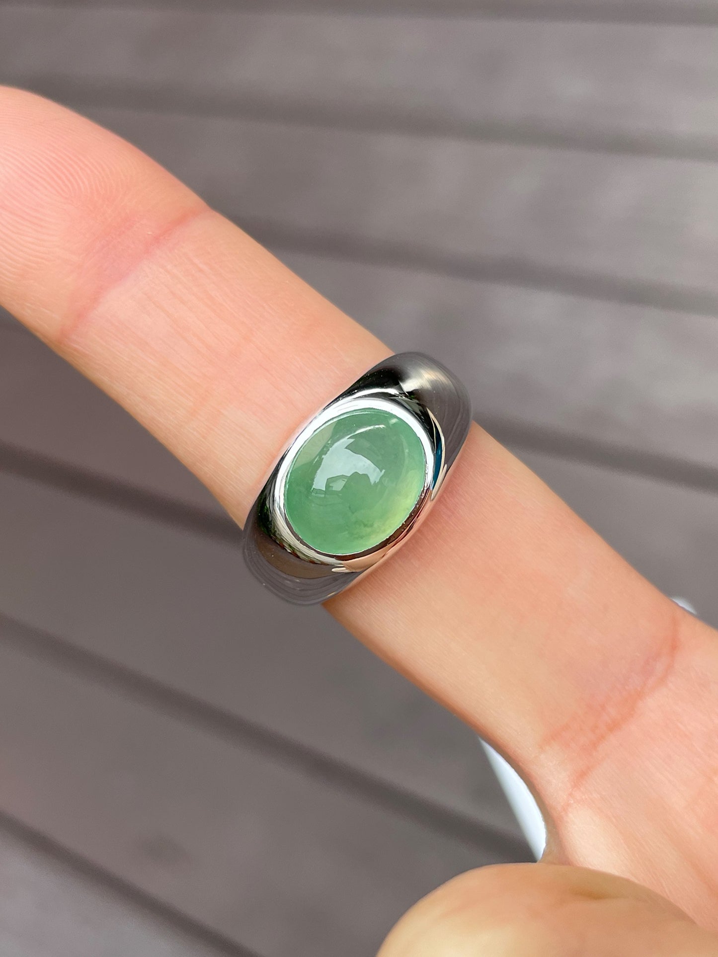 Light Green Jade Cabochon Ring (NJR038)