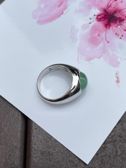 Light Green Jade Cabochon Ring (NJR038)