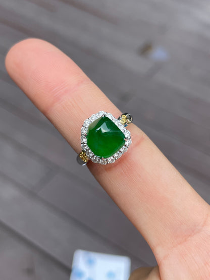 Green Jade Ring - Irregular Cutting (NJR045)