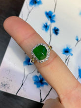 Load image into Gallery viewer, Green Jade Ring - Irregular Cutting (NJR045)
