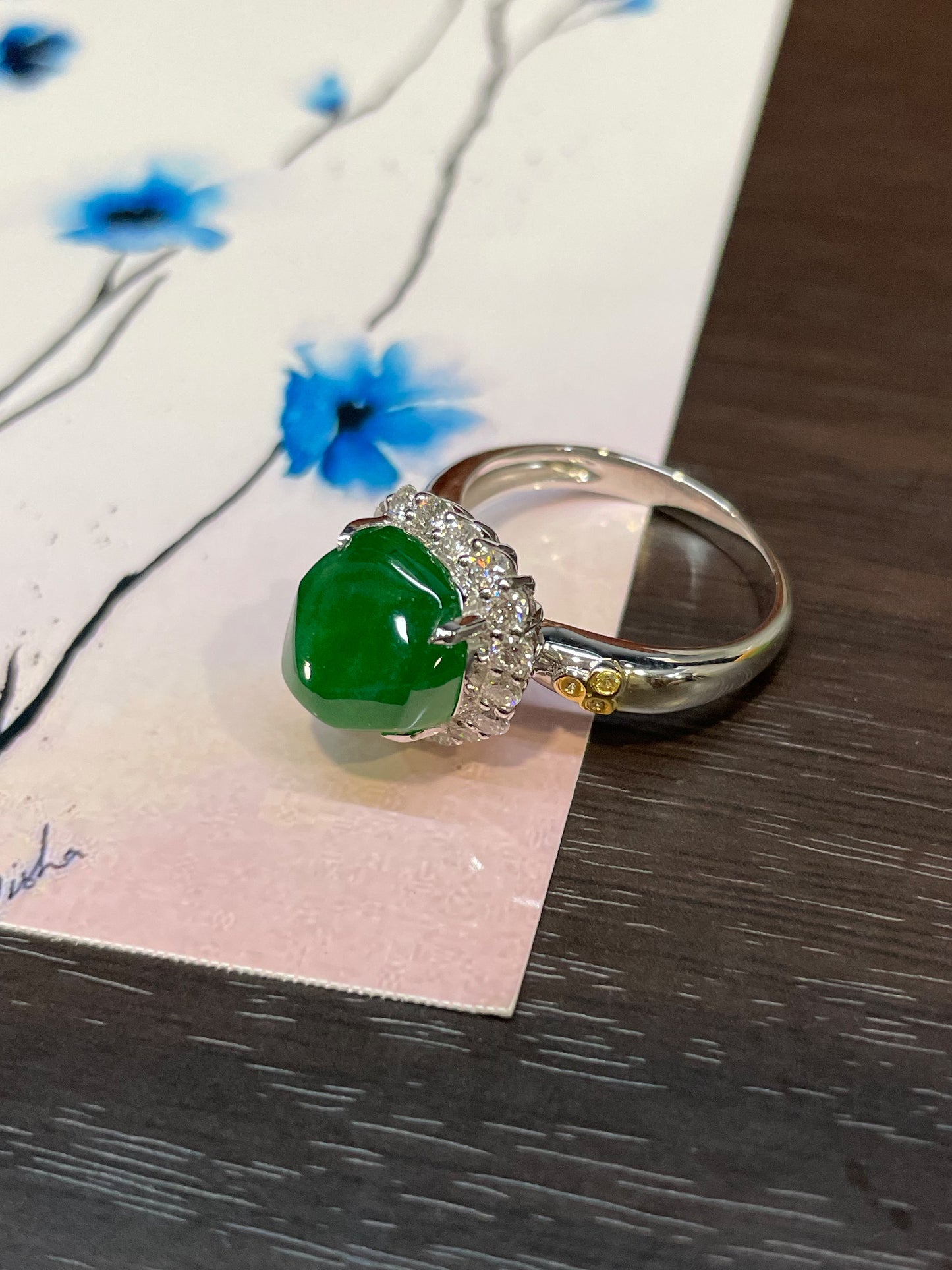 Green Jade Ring - Irregular Cutting (NJR045)