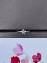 Load image into Gallery viewer, Glassy Jadeite Ring - Hu Lu 葫芦 (NJR066)
