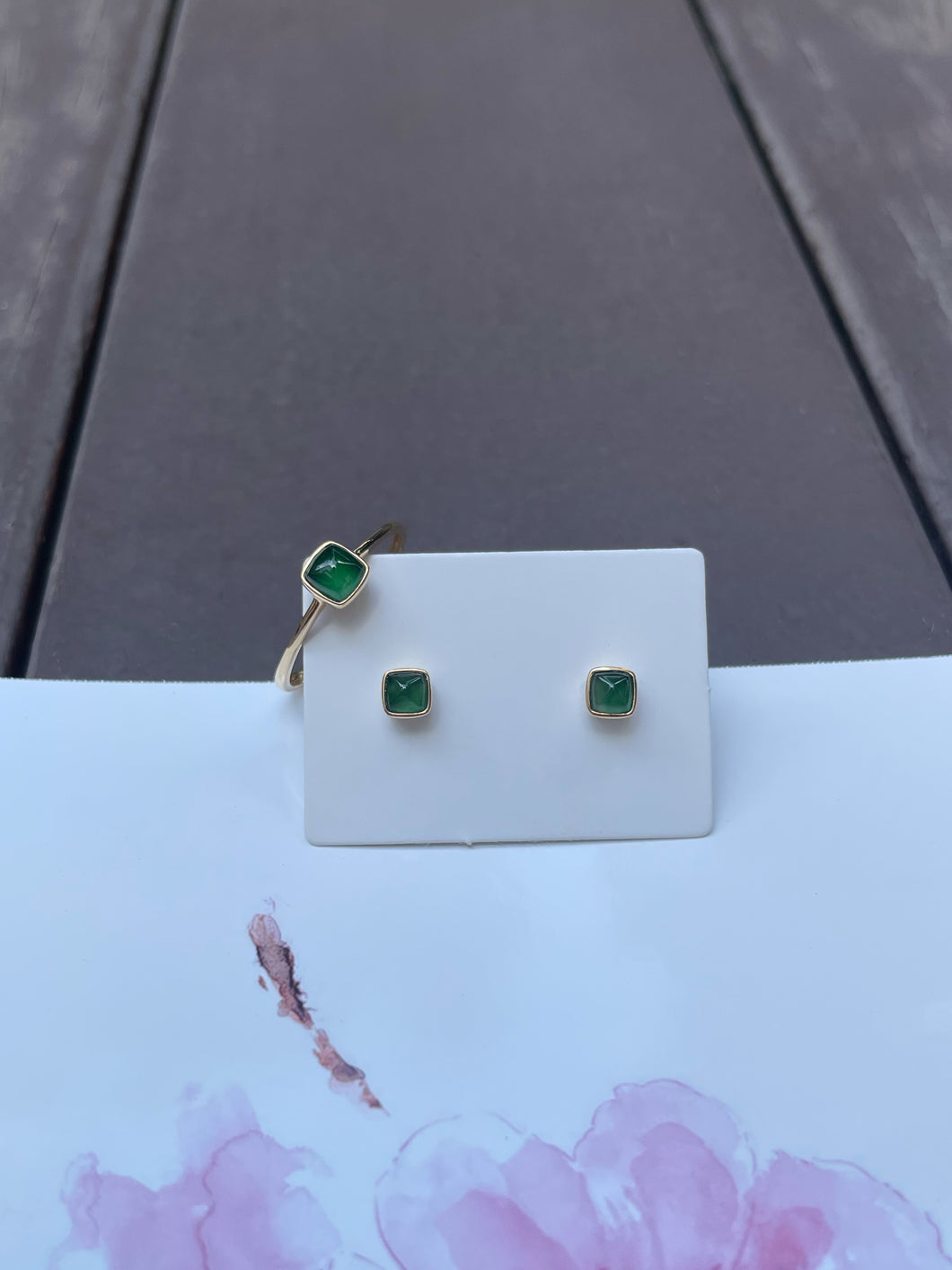 Green Sugarloaf Jadeite Ring & Earrings (NJS007)