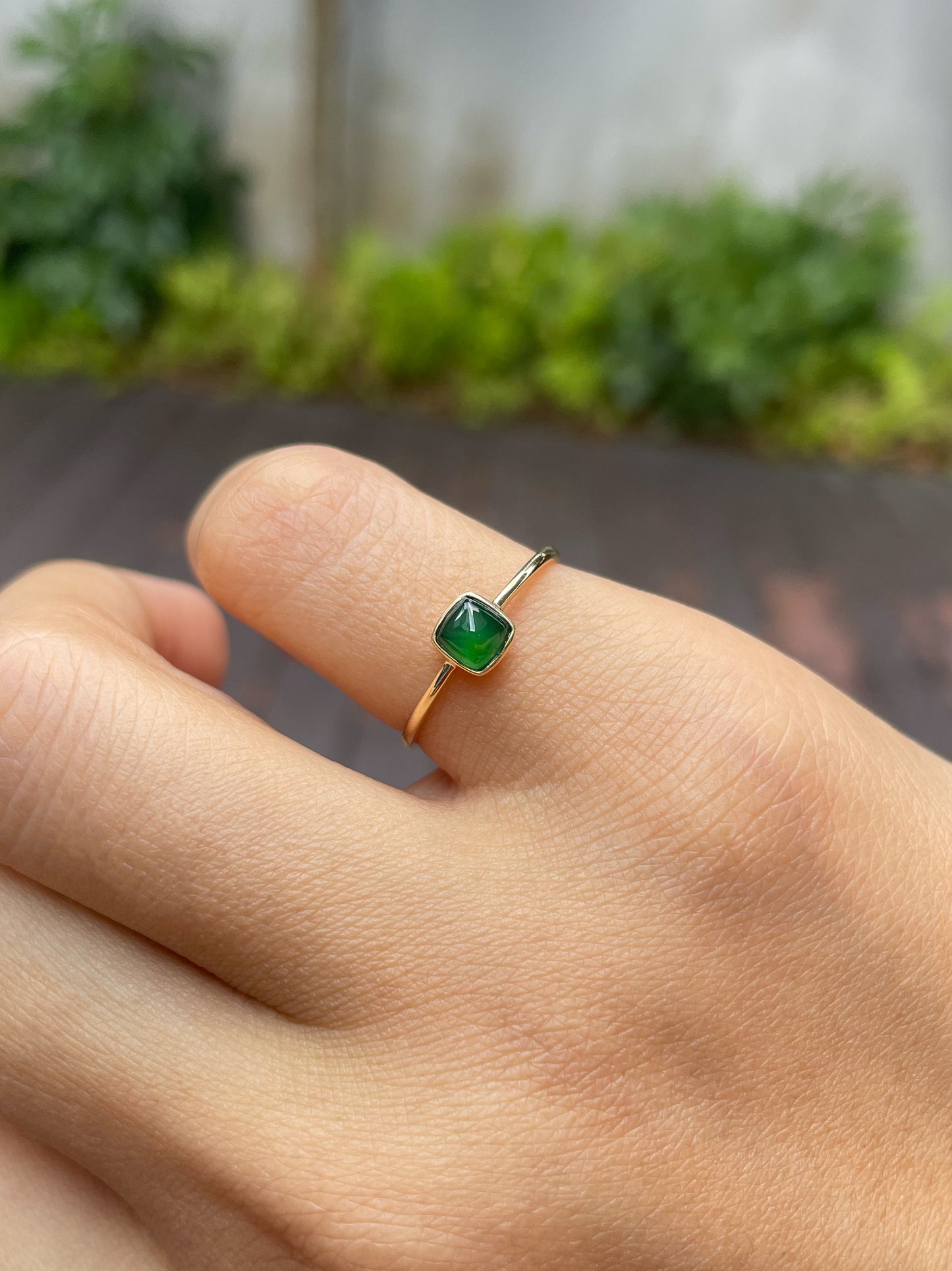 Green Sugarloaf Jadeite Ring & Earrings (NJS007)