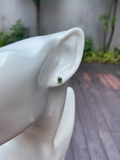 Green Sugarloaf Jadeite Ring & Earrings (NJS007)