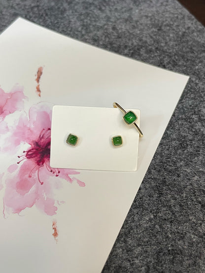 Green Sugarloaf Jadeite Ring & Earrings (NJS007)